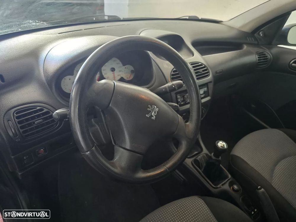 Peugeot 206 1.1 Color Line - 13