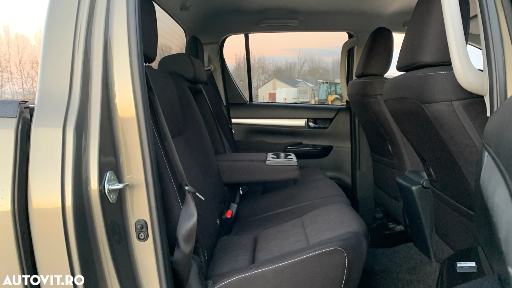 Toyota Hilux 2.4D 150CP 4x4 Double Cab AT Style - 28