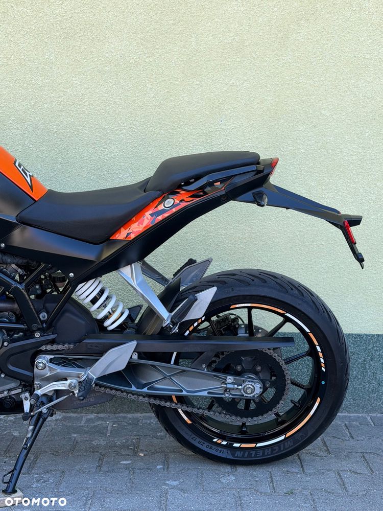 KTM Duke 125 - 22