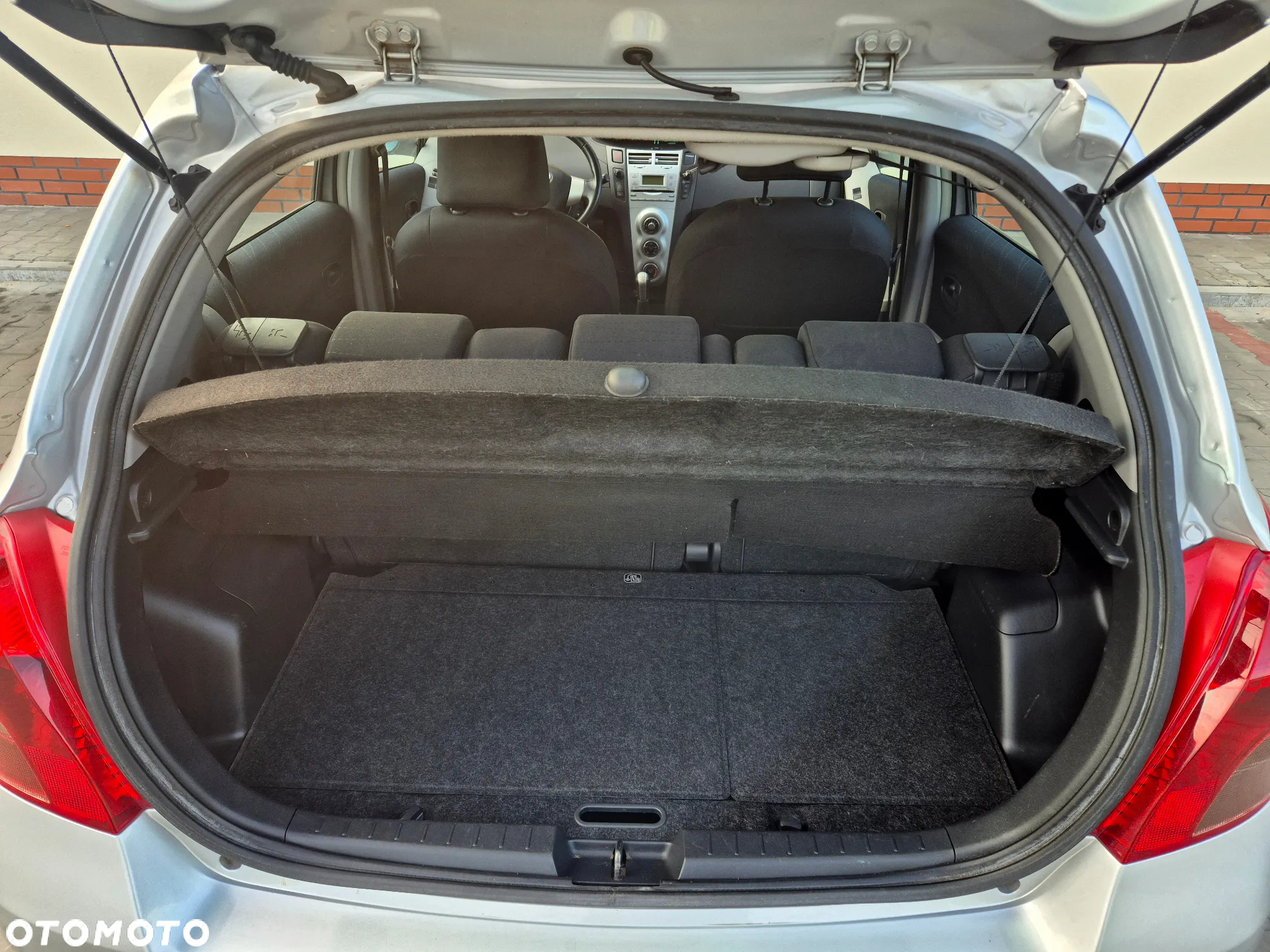 Toyota Yaris 1.0 Premium - 12