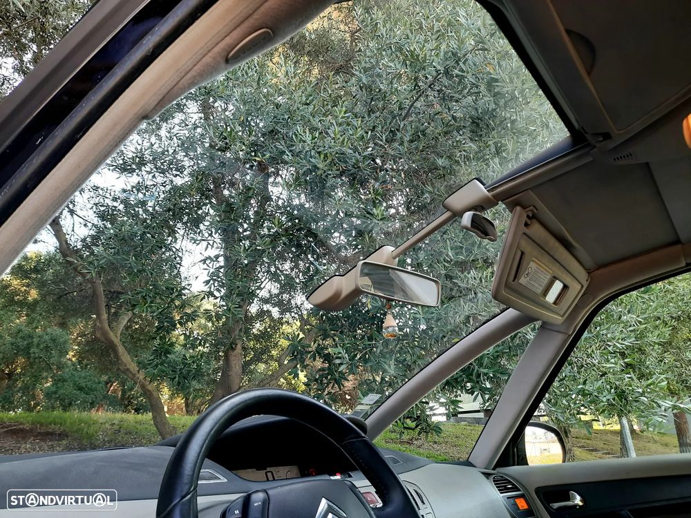 Citroën C4 Grand Picasso 1.6 HDi Exclusive - 23