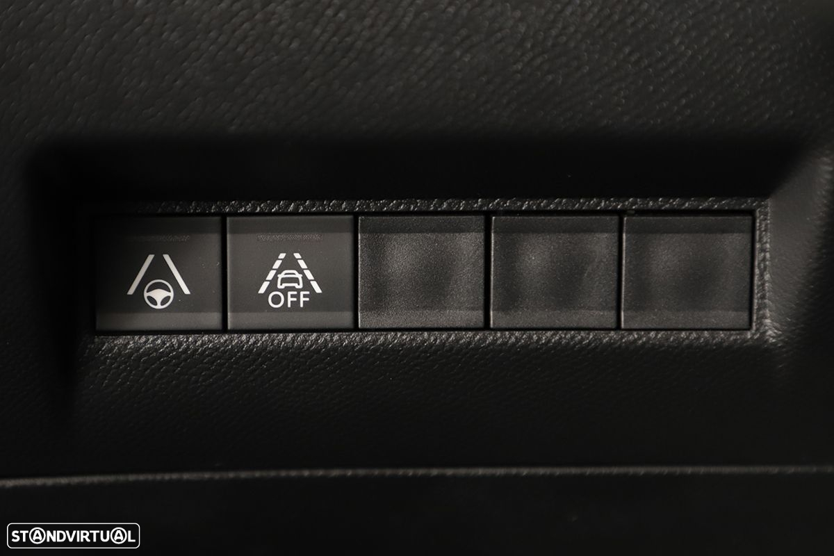 Peugeot e-2008 - 17