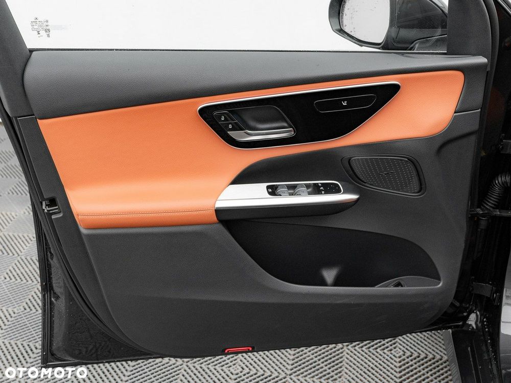 Mercedes-Benz GLC - 12