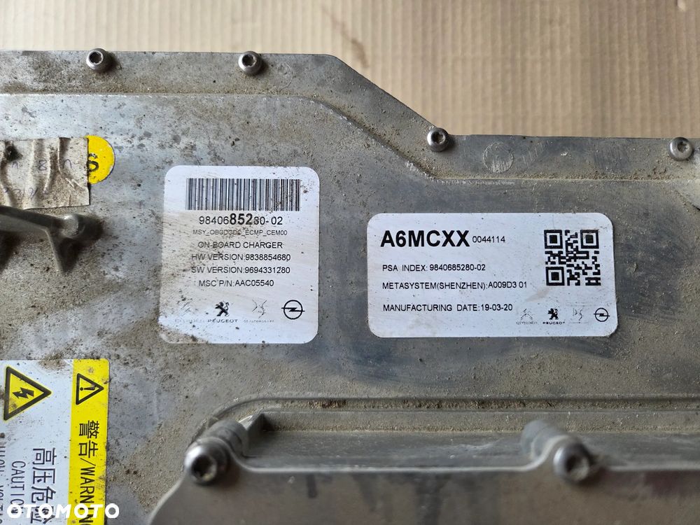 Falownik konwektor moduł napięcia Peugeot 208 II Elektryk - 9