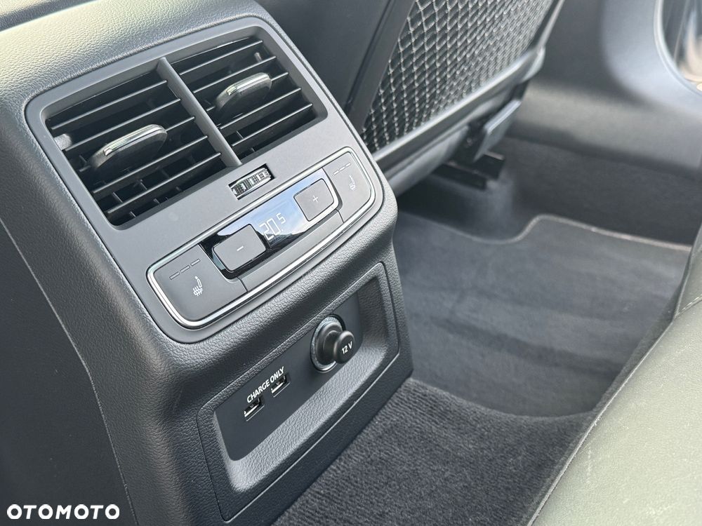 Audi A4 Avant 35 TDI mHEV S Line S tronic - 27
