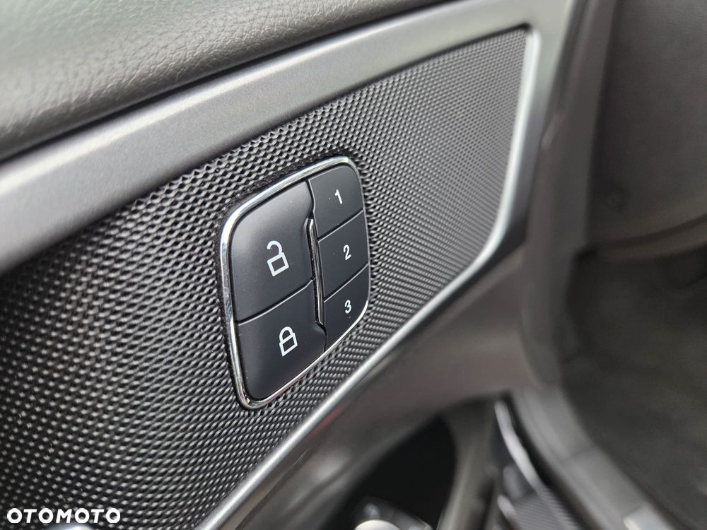 Ford Mondeo 2.0 TDCi Titanium PowerShift - 19