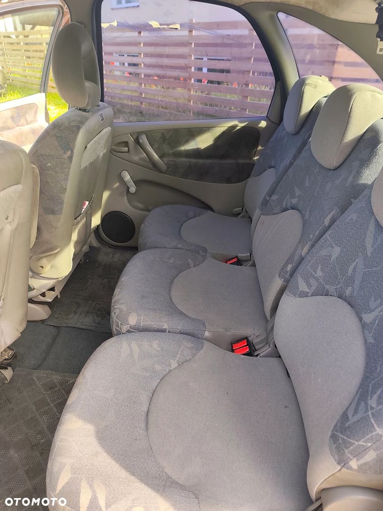 Citroën Xsara Picasso 2.0 HDi Exclusive Top-Edition - 2