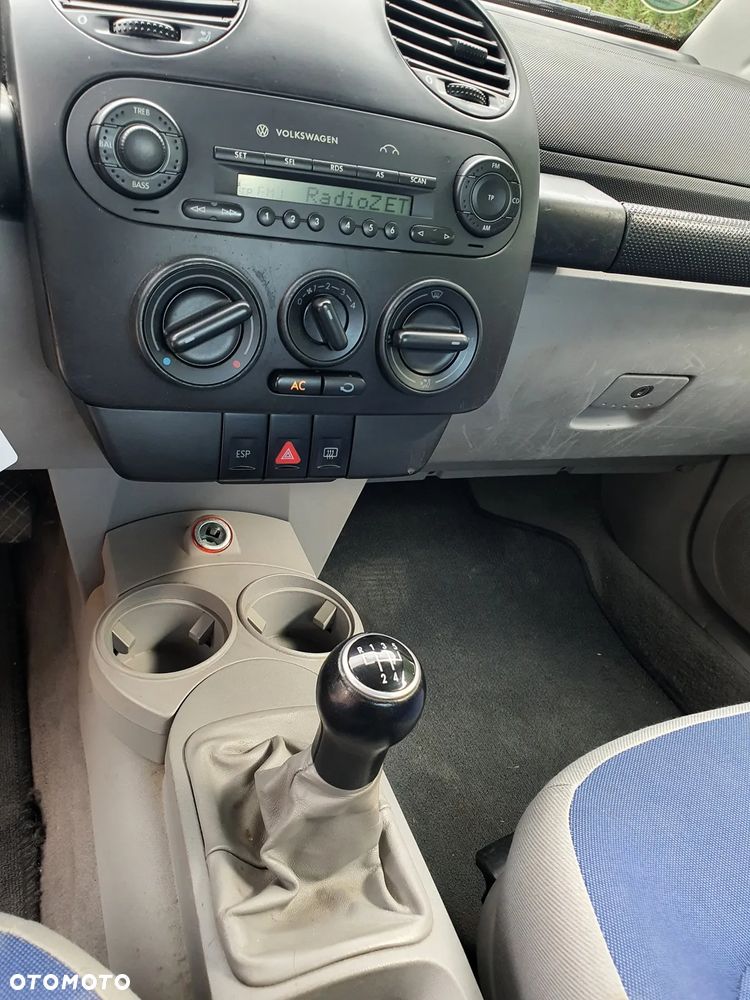 Volkswagen New Beetle - 15