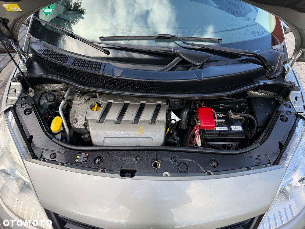 Renault Scenic 2.0 16V Avantage - 29