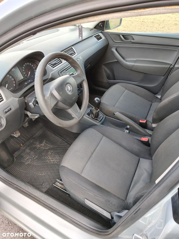 Skoda RAPID 1.6 TDI DPF Ambition - 7