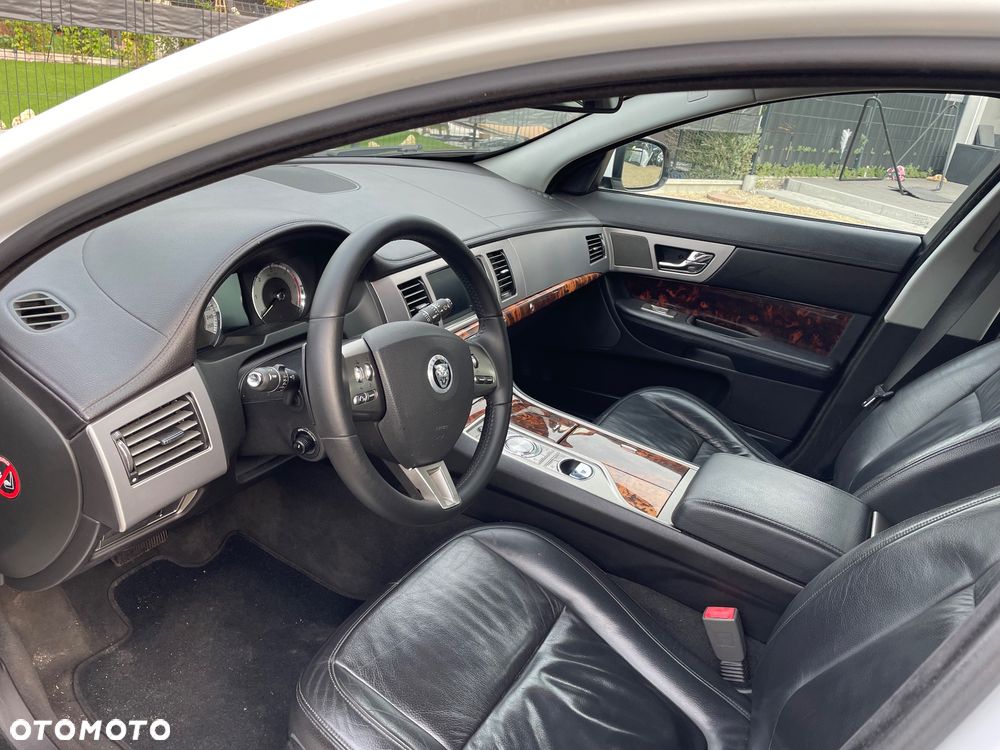 Jaguar XF 3.0 V6 Premium Luxury - 6