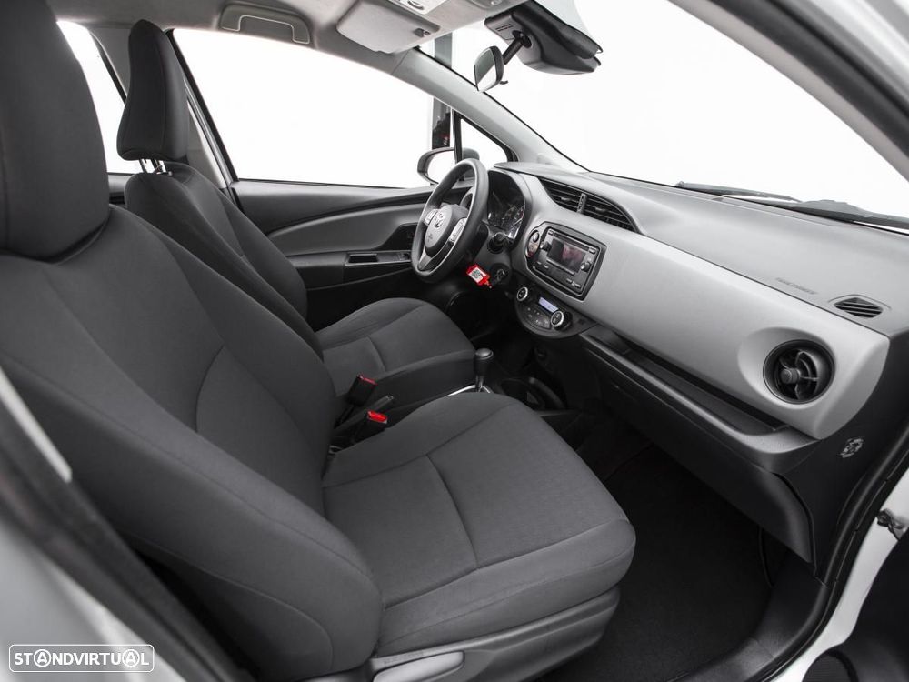 Toyota Yaris 1.5 HSD Active - 8