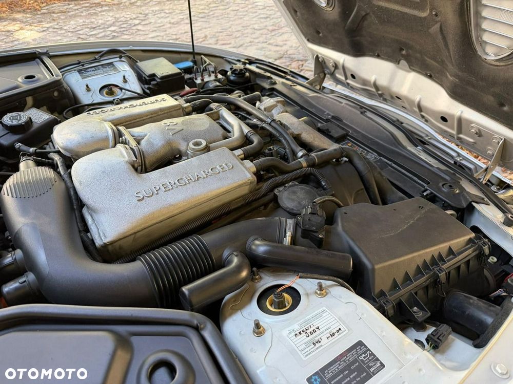 Jaguar XK8 - 25