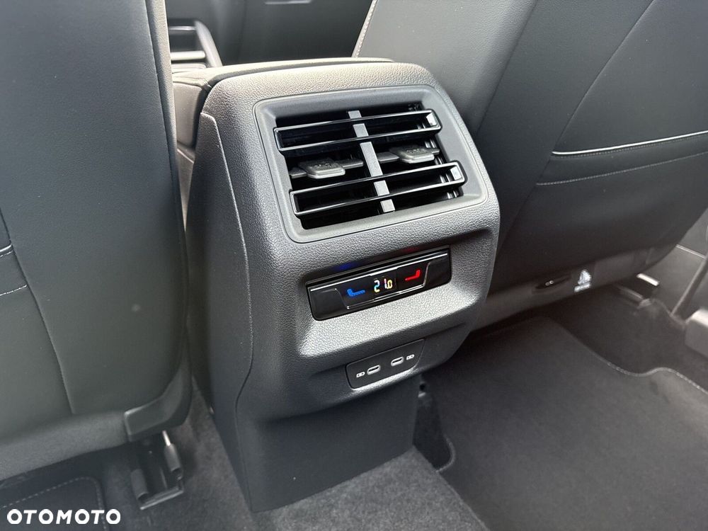 Volkswagen Tiguan - 33