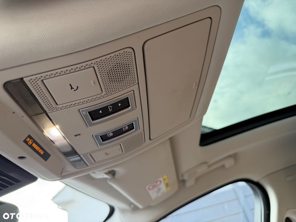 Jaguar XF P250 HSE - 31