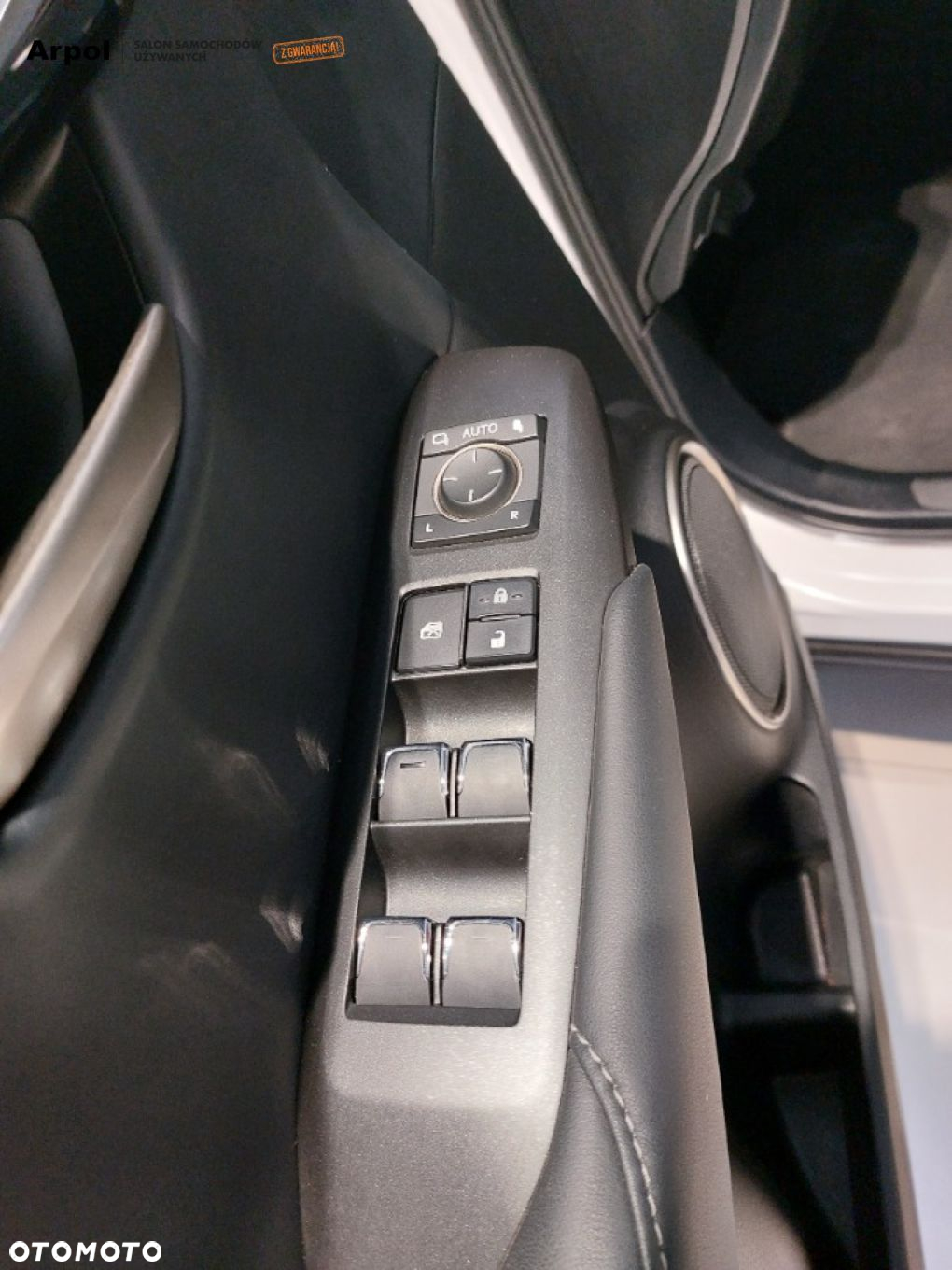Lexus NX 300h Elegance AWD - 10
