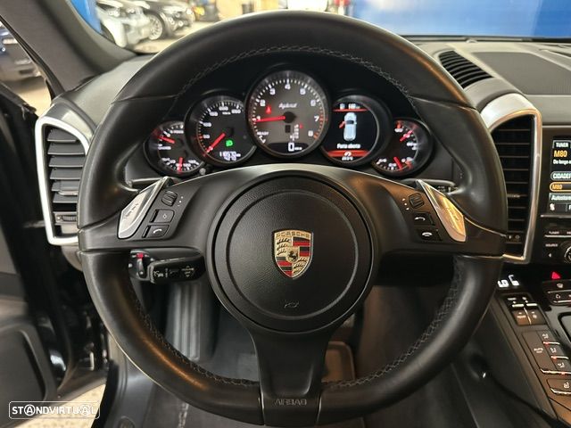 Porsche Cayenne S - 17