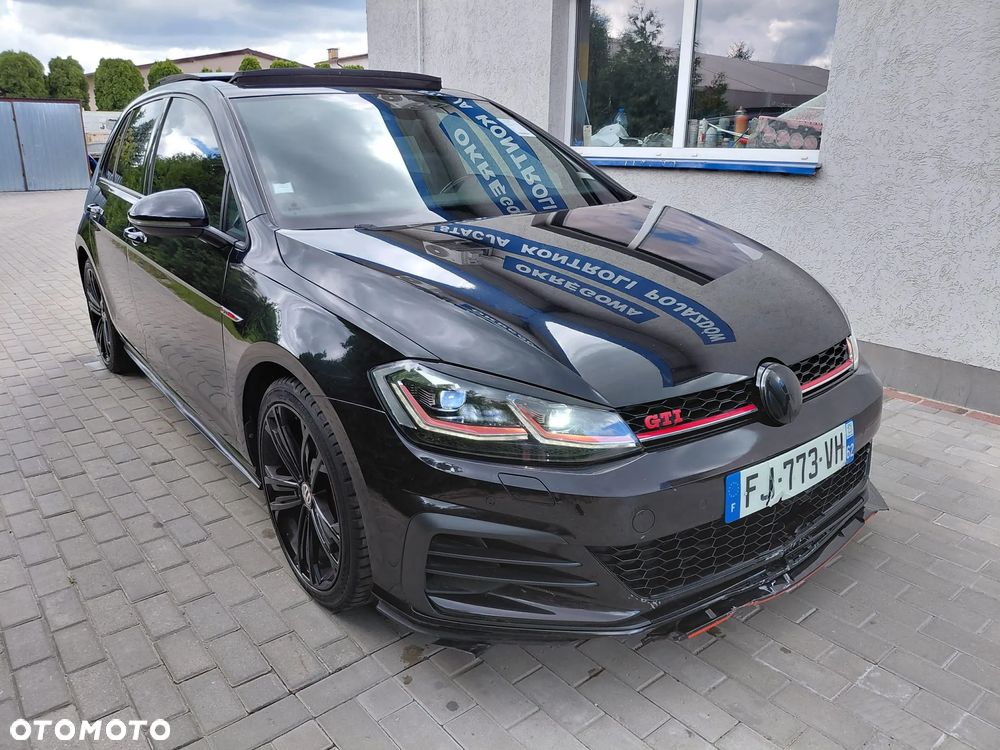 Volkswagen Golf - 6