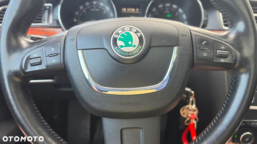 Skoda Superb 2.0 TDI DSG Elegance - 29