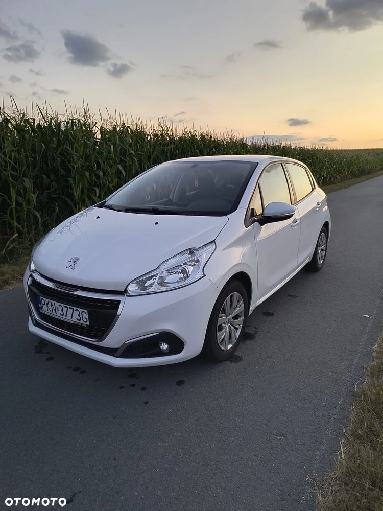 Peugeot 208 - 1