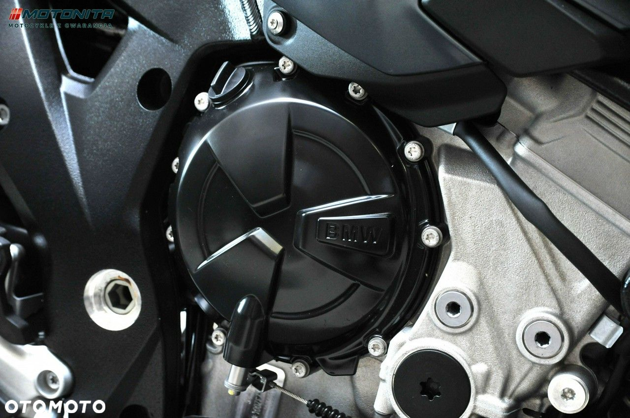 BMW XR - 19