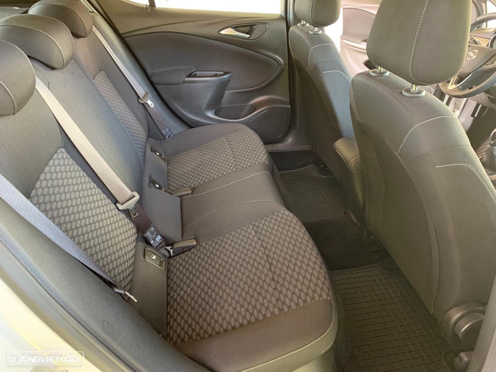 Opel Astra 1.5 D S&S - 26