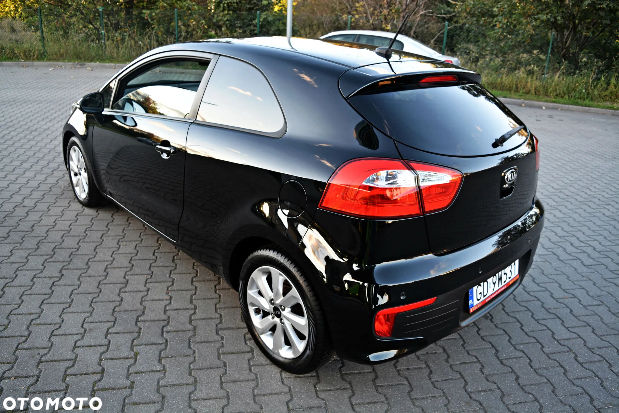 Kia Rio 1.2 Dream Team Edition - 4
