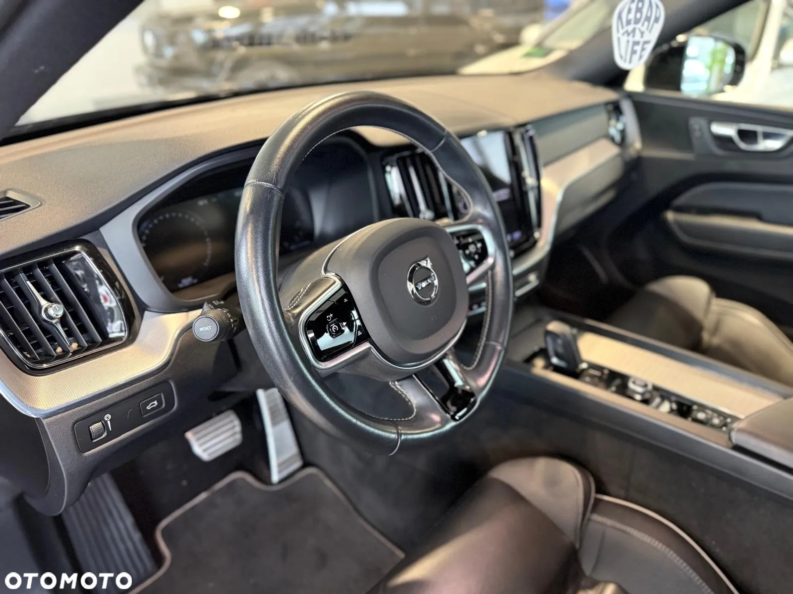 Volvo XC 60 B5 B AWD Momentum Pro - 9