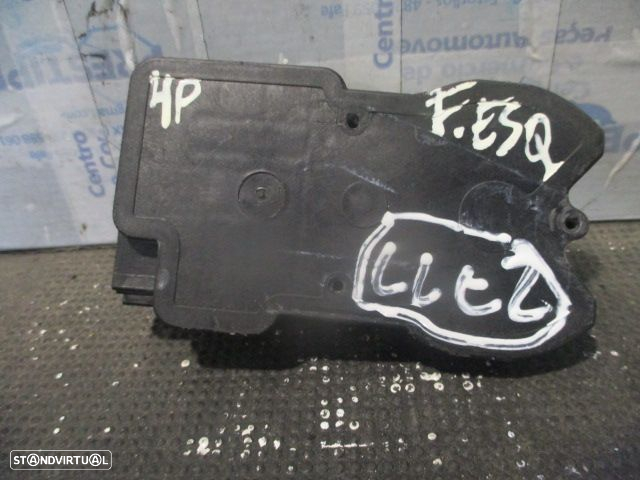 Fecho 957304A000 HYUNDAI H1 SATELITE SVX 2002 2.5 TCI   4P   F ESQ 4 PINOS - 2