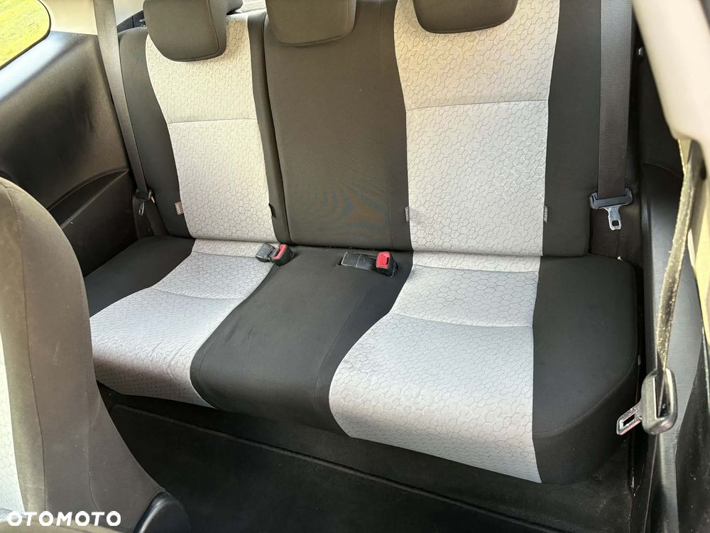 Toyota Yaris 1.4 D-4D Life - 8