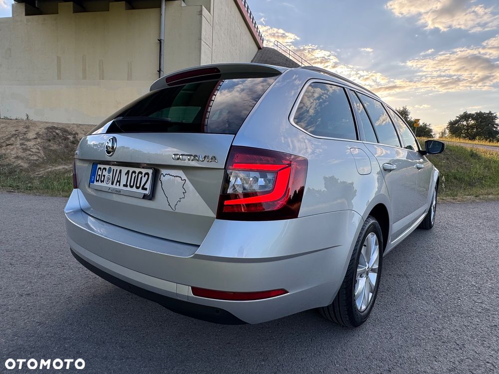 Skoda Octavia 2.0 TDI Premium Edition - 3