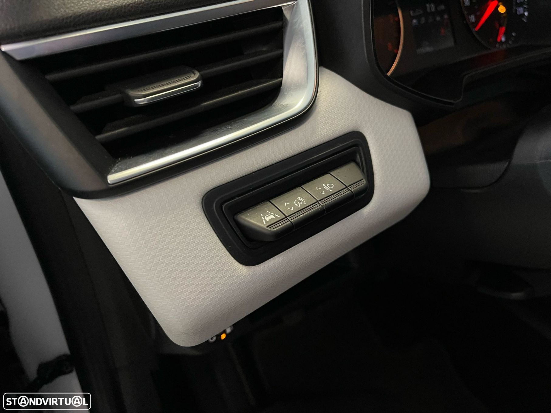 Renault Clio 1.0 TCe Limited Bi-Fuel - 11