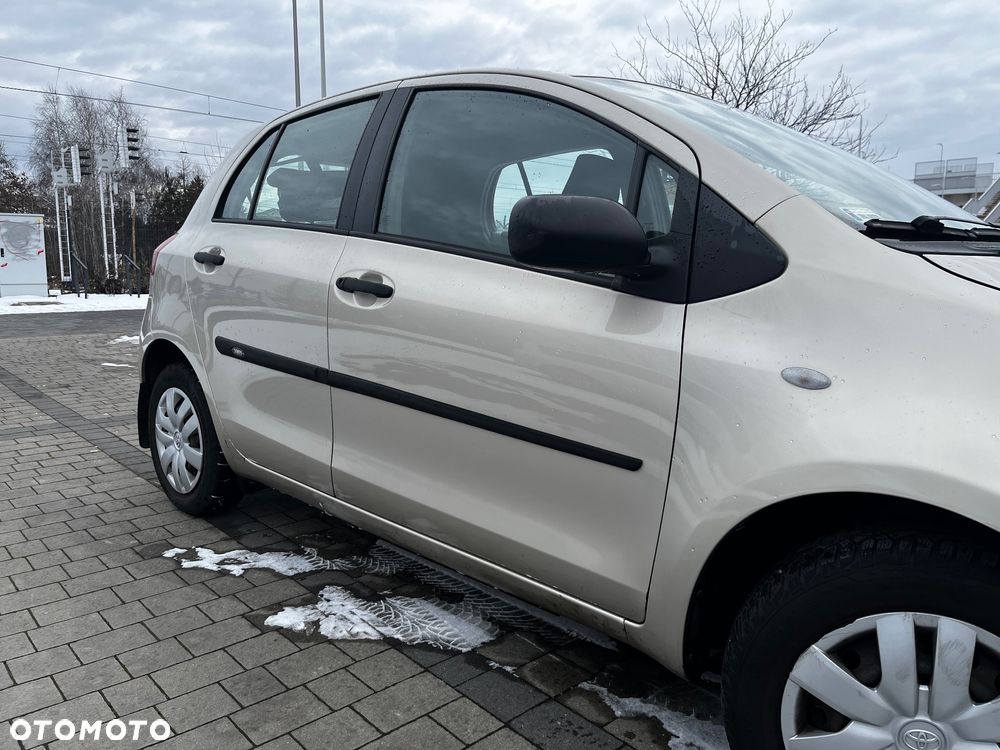 Toyota Yaris 1.0 Terra A/C - 4