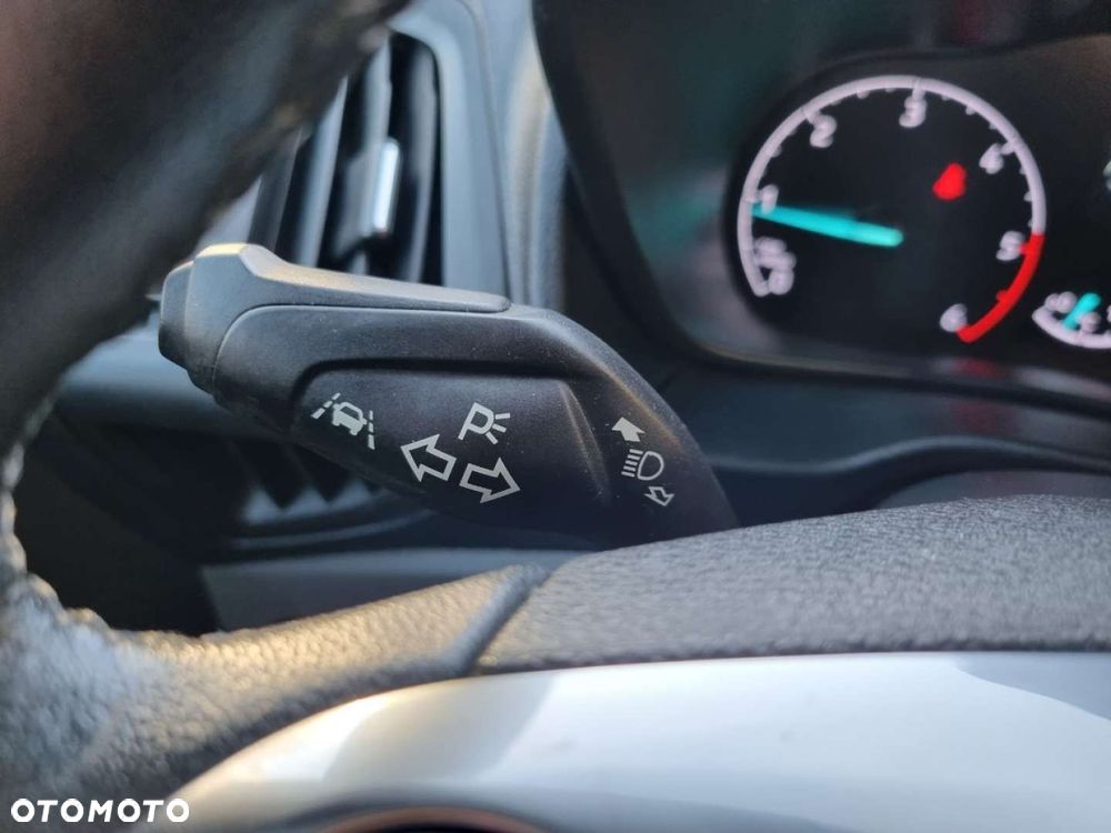 Ford Tourneo Connect Grand - 13