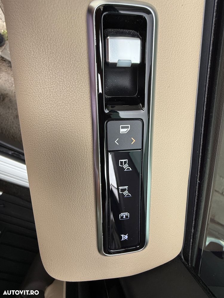 Land Rover Range Rover Vogue - 31