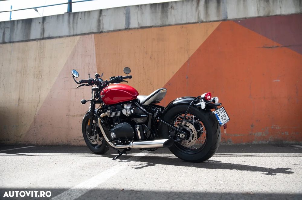 Triumph Bonneville Bobber - 15