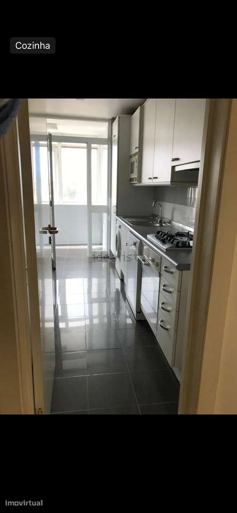 Apartamento T1 com garagem e piscina em Lisboa - Grande imagem: 4/10