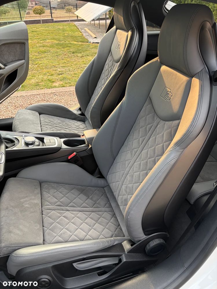 Audi TT S Coupé - 9