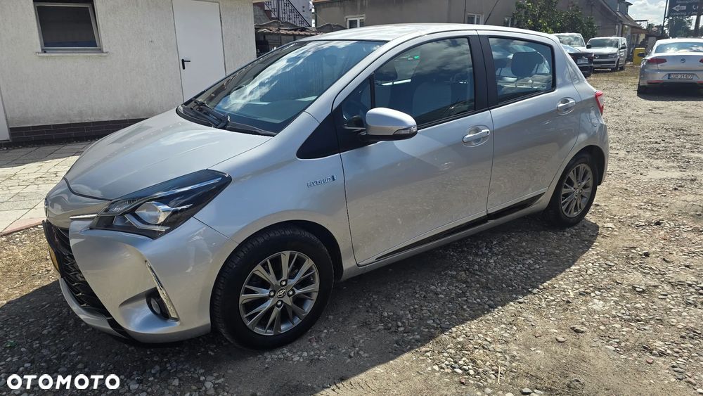 Toyota Yaris Hybrid 100 Sol - 3