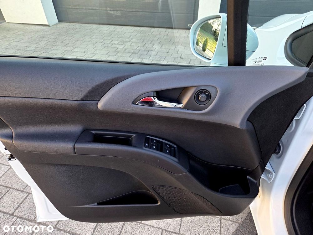 Opel Meriva - 29