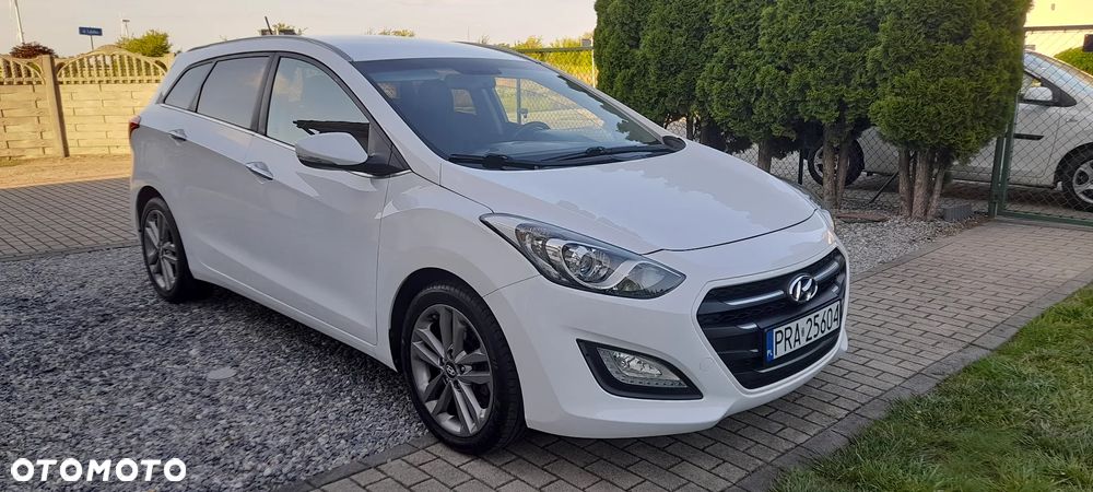 Hyundai i30 blue Kombi 1.6 GDi YES Gold - 3