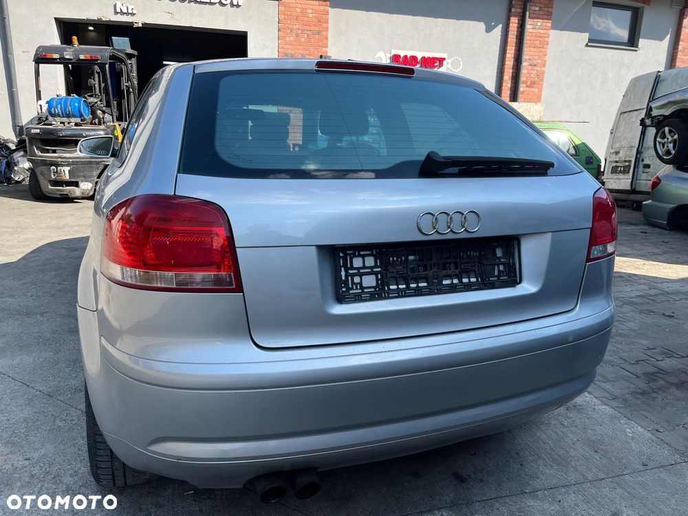 Drzwi prawe lewe Audi A3 8P 3D LY7W - 4