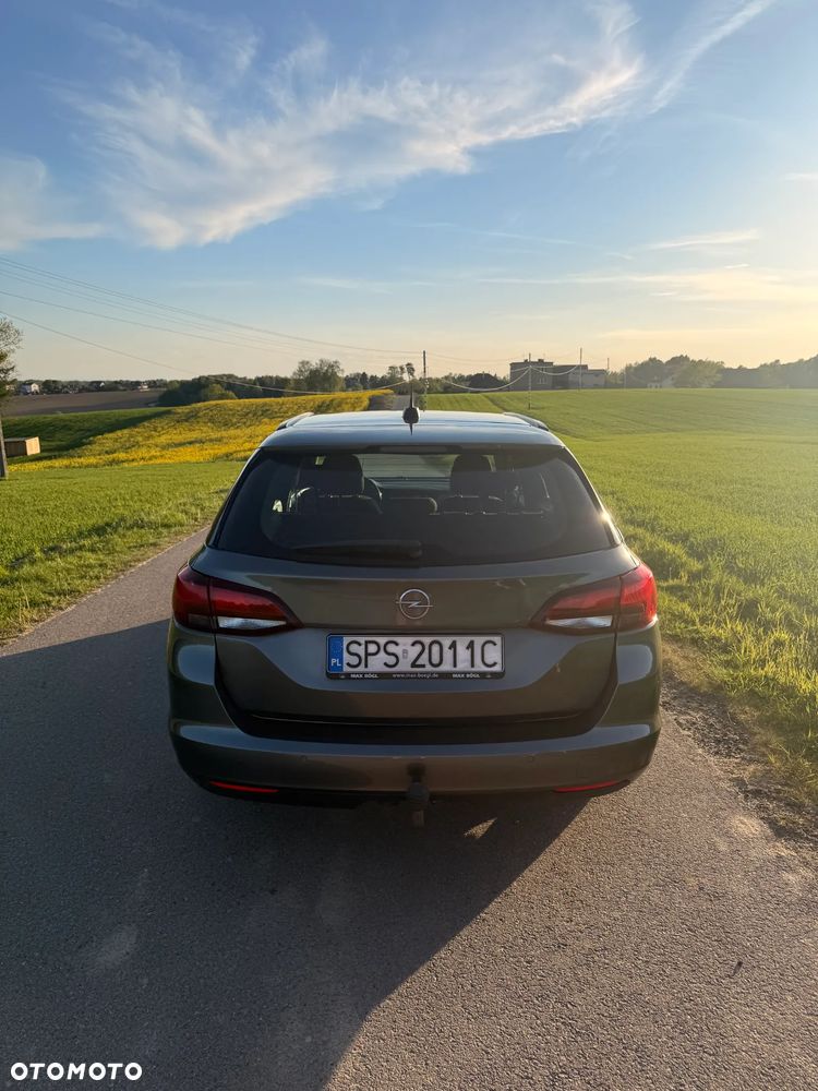 Opel Astra 2021 photo 2