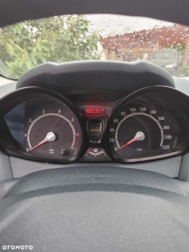 Ford Fiesta 1.25 Ghia - 14