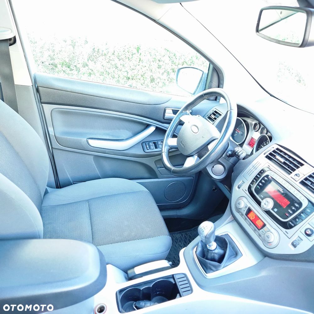 Ford Kuga 2.0 TDCi 2x4 Individual - 23