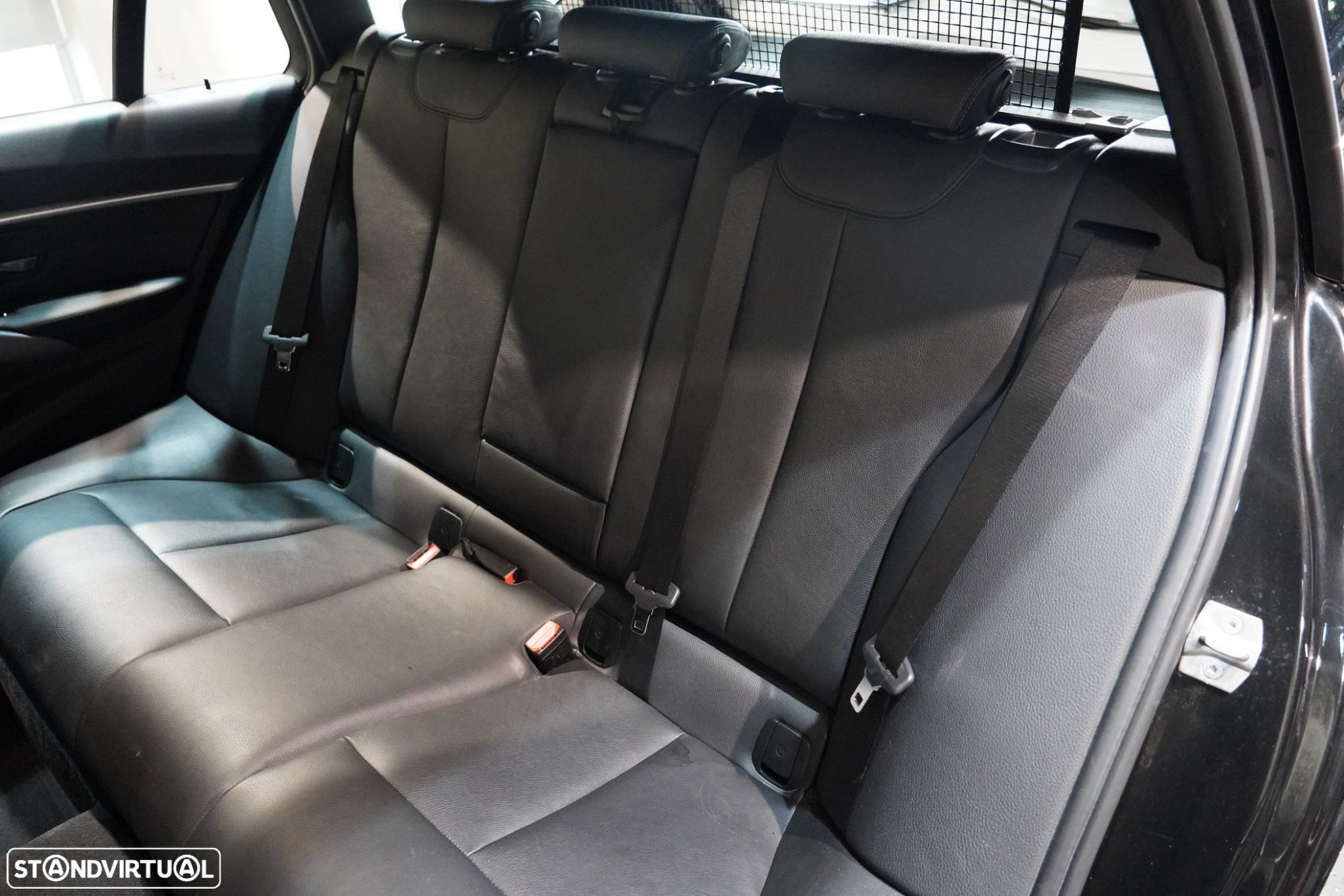 BMW 318 i Touring Pack M Auto - 23