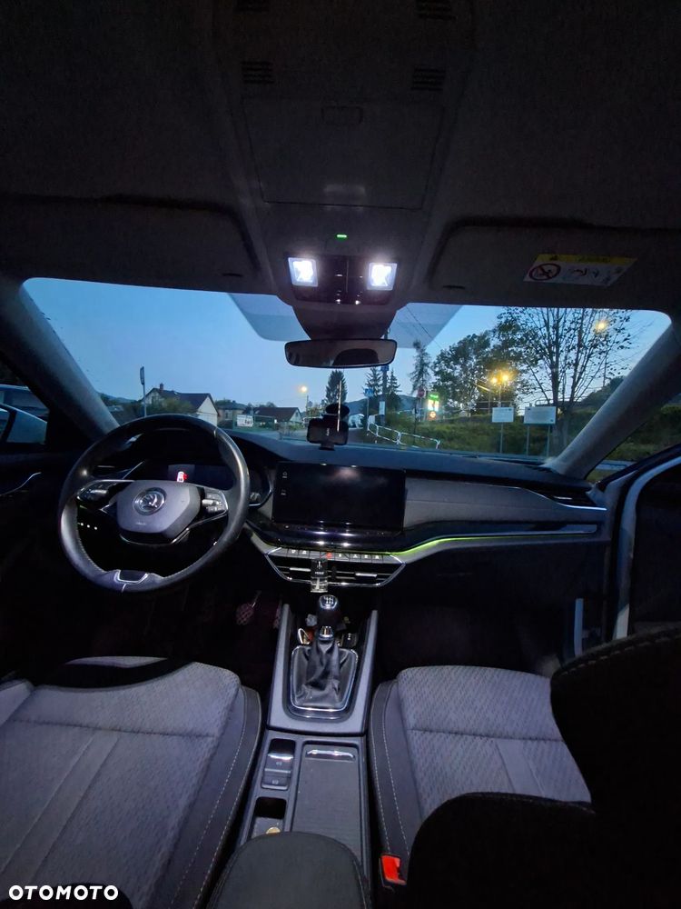 Skoda Octavia 2.0 TDI Style - 6