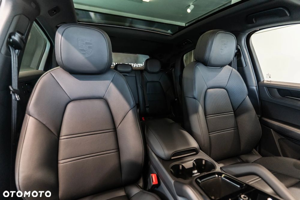 Porsche Cayenne Black Edition - 16