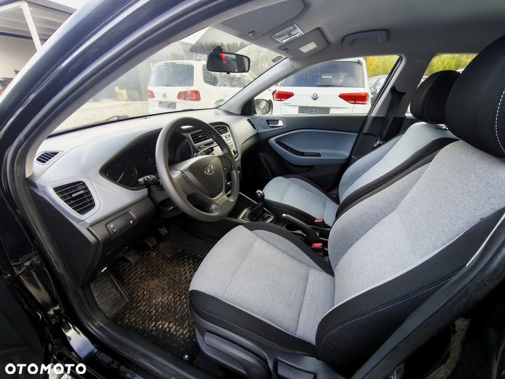 Hyundai i20 blue 1.2 - 19