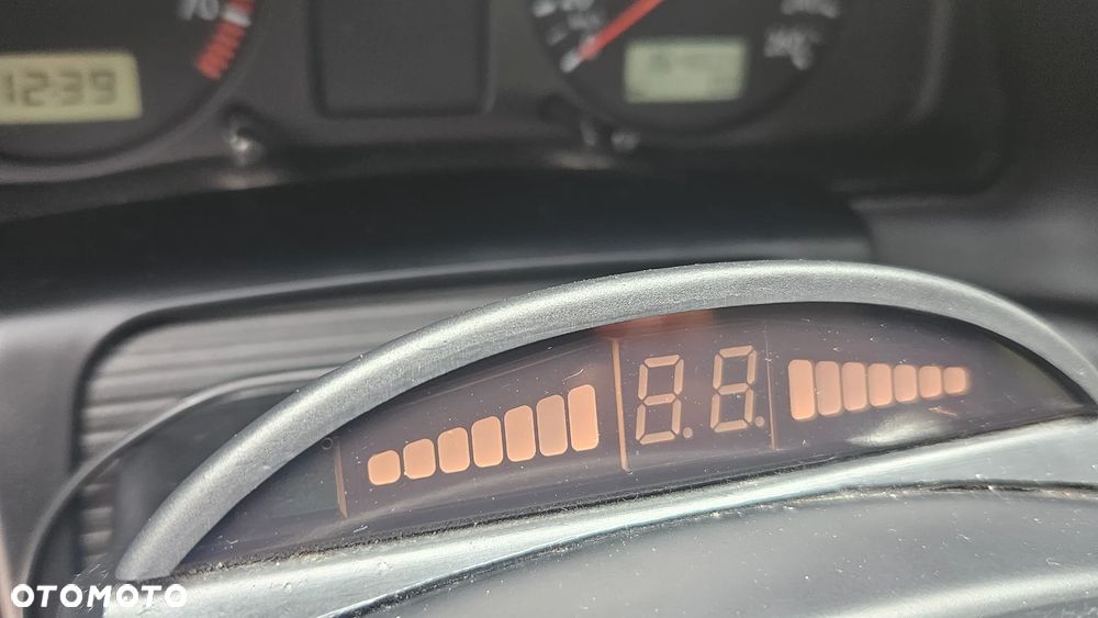Volkswagen Passat - 16